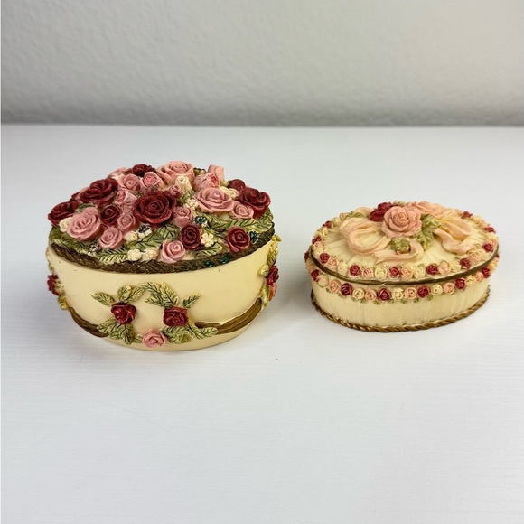 Vintage Sculptured Rose Trinket Box by Dezine Ltd Set of 2 Hand-painted 90’s - Picture 4 of 14